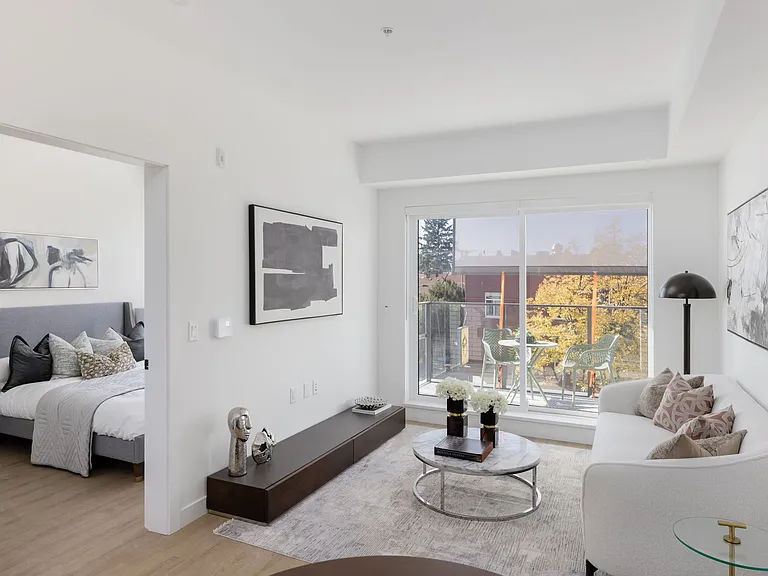 219 E 24th Ave — Photo 12