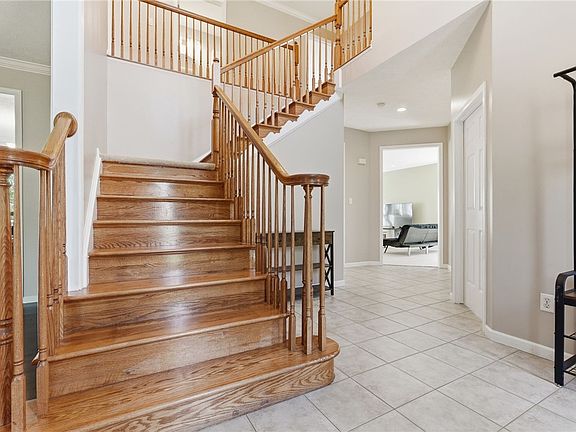5th image of 309 Londonberry Ct