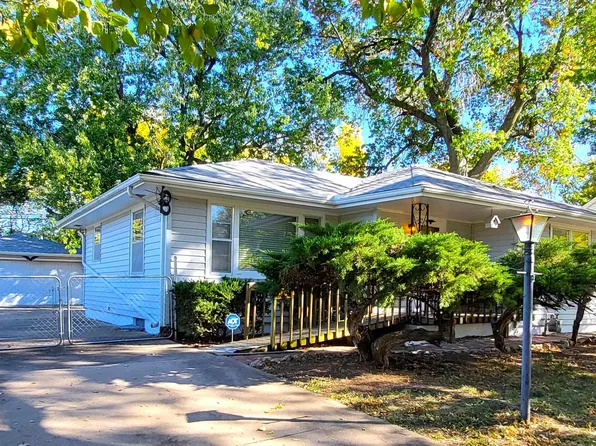 2220 SE Kentucky Ave, Topeka, KS 66605