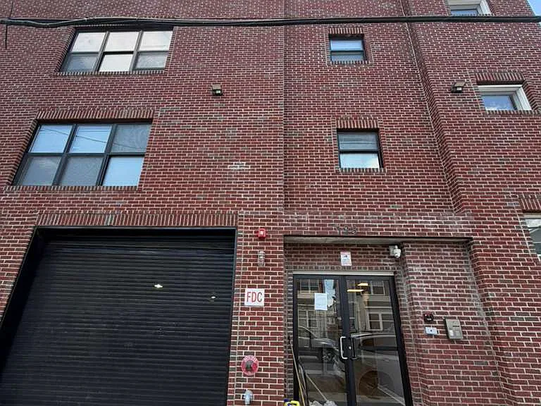 198 Harrison St — Photo 1