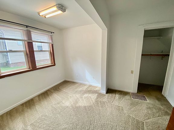 5th image of 511 Emmet St APT 1