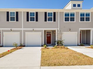 618 Trotters Ln, Moncks Corner, SC 29461
