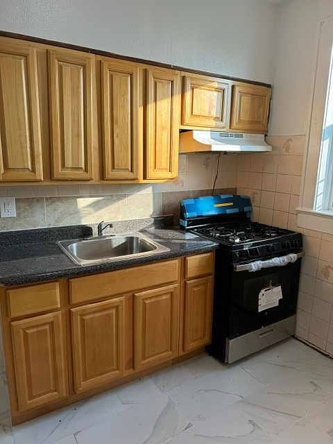1st image of 1 Cliff St #2F
