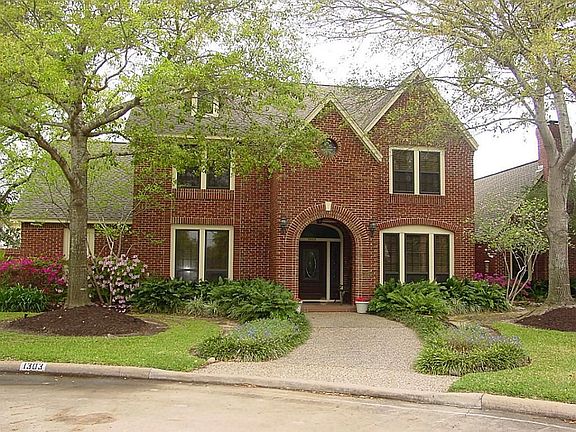 2nd image of 1303 Kelliwood Oaks Dr