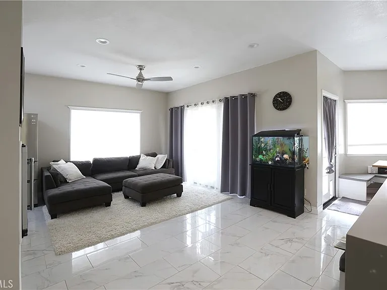 2600 Woodbury Dr — Photo 3