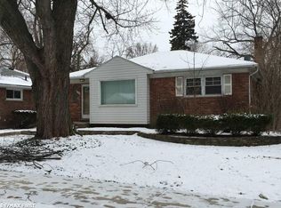 23541 Meadowlark St, Oak Park, MI 48237
