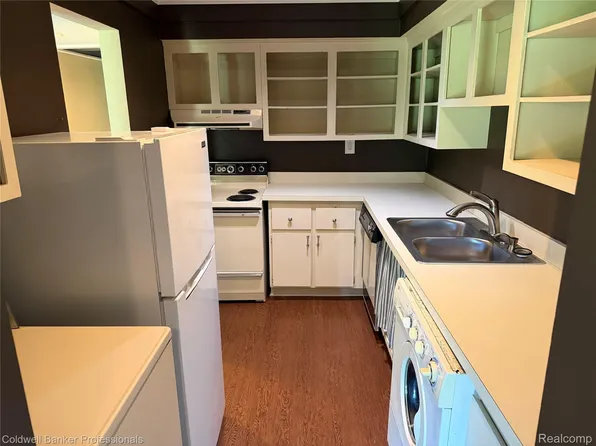 1830 Colonial Village Way APT 1, Waterford, MI 48328