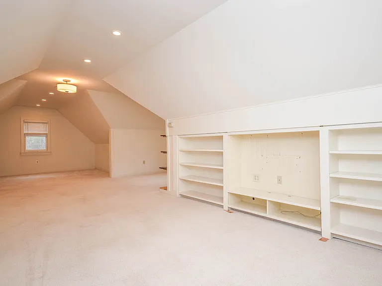 9108 Weant Dr — Photo 38