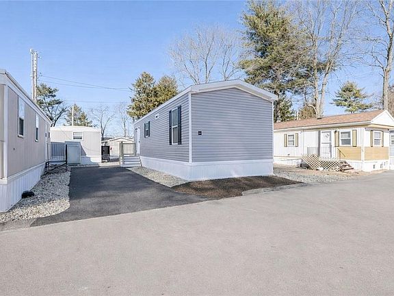 4th image of 1346 Six Newport Ave #A