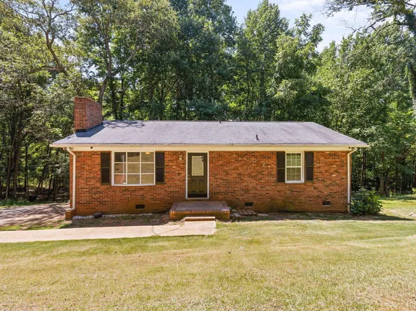 22 Springbrook Ct, Wellford, SC 29385