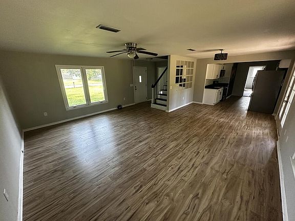 2nd image of 604 Sherwood Dr