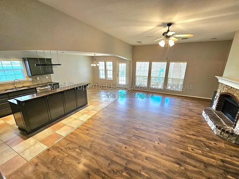 809 W Granger St — Photo 18
