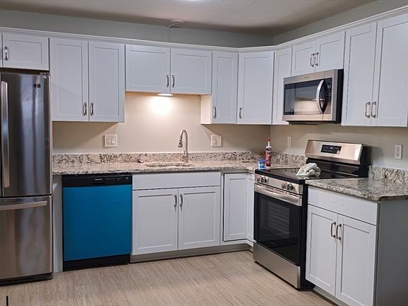 2nd image of 641R S Washington St #11