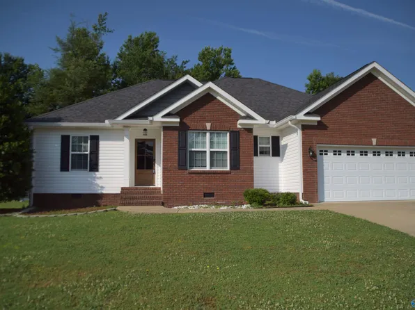 109 Victoria Ln, Rainbow City, AL 35906