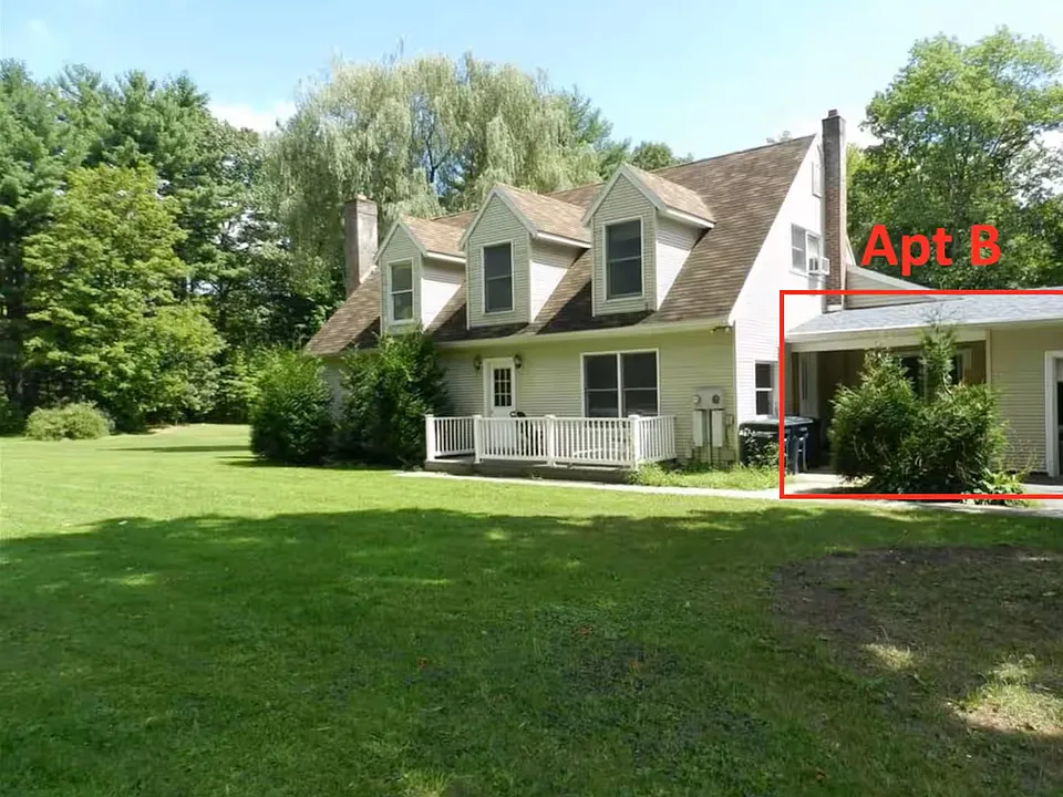 12 Locust Grove Rd #B