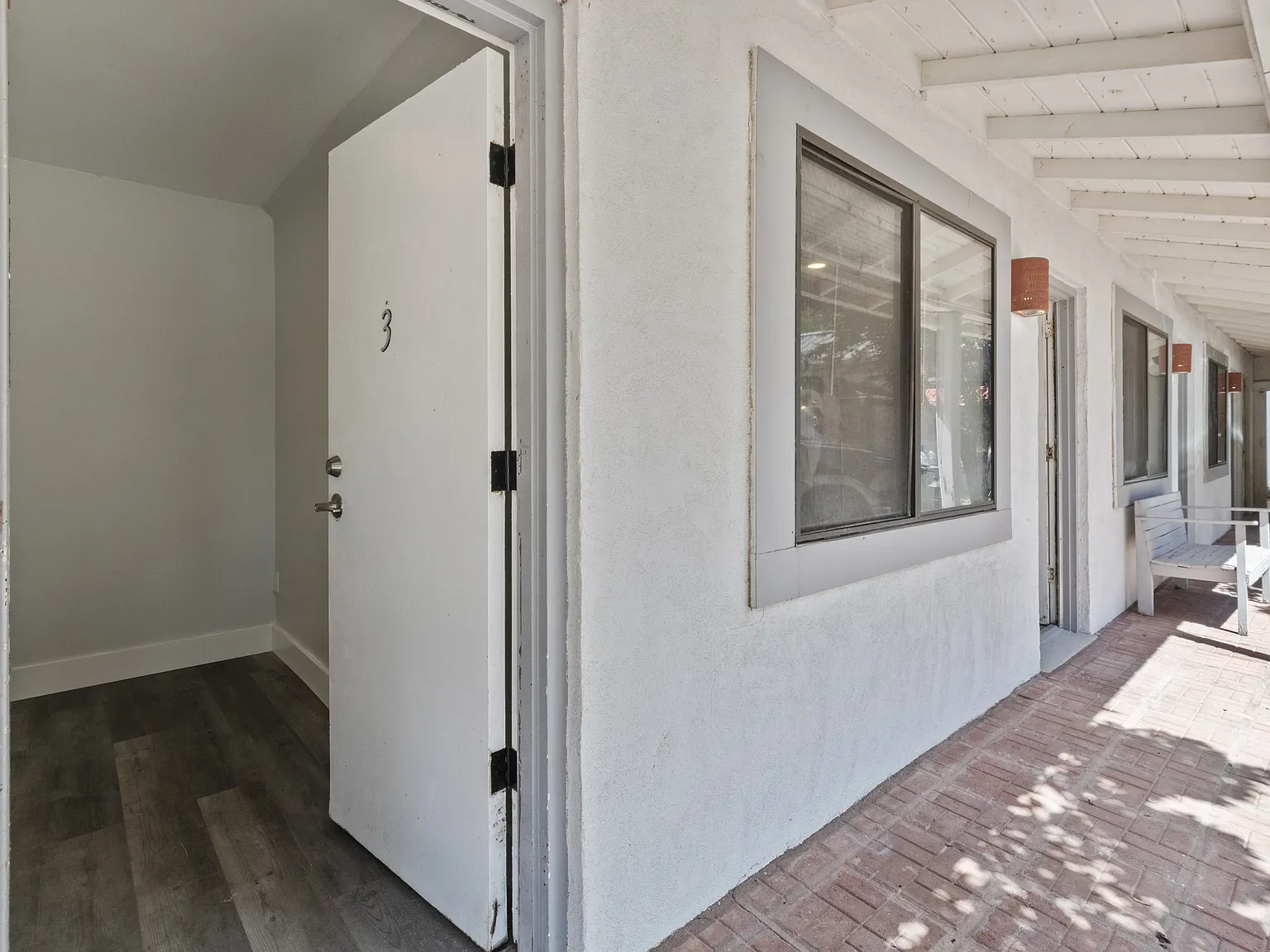 620 Sudderth Drive - 3 — Photo 3