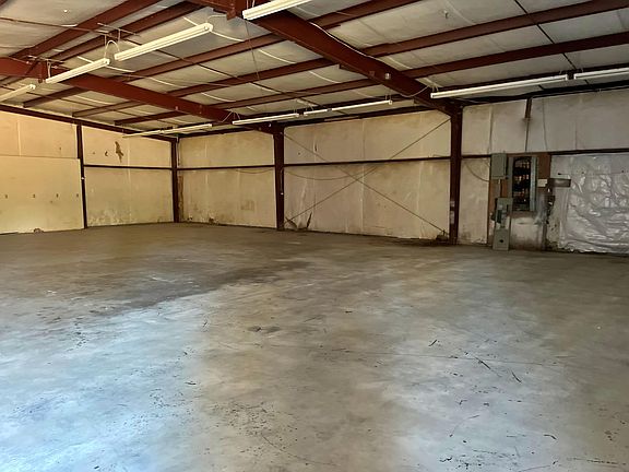 2nd image of 600 County Road 296