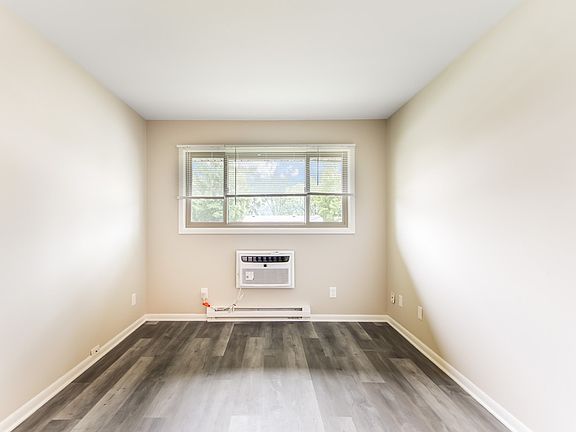 3rd image of 1645 Highland Dr APT 7