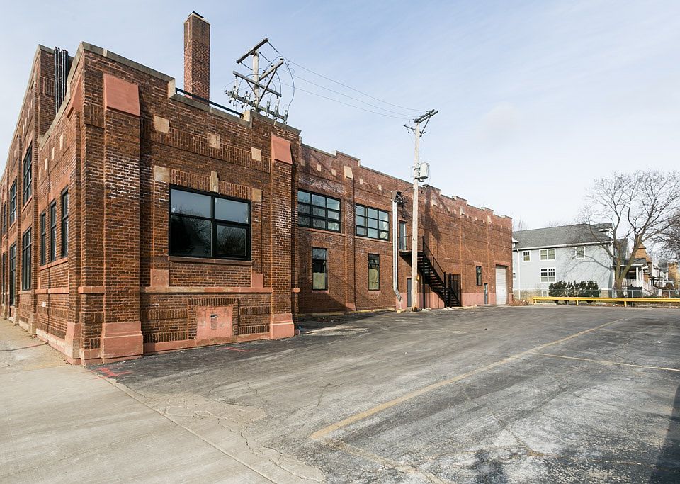 1st image of 4300 W Montrose Ave #1