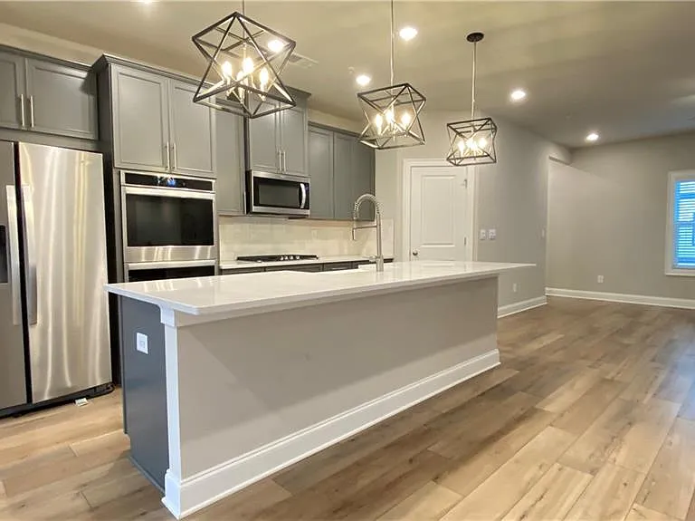 1040 Knoxboro Ln — Photo 9
