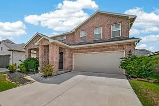 5 bed, 4.0 bath, 2812 sqft, $2,750 — Photo 2