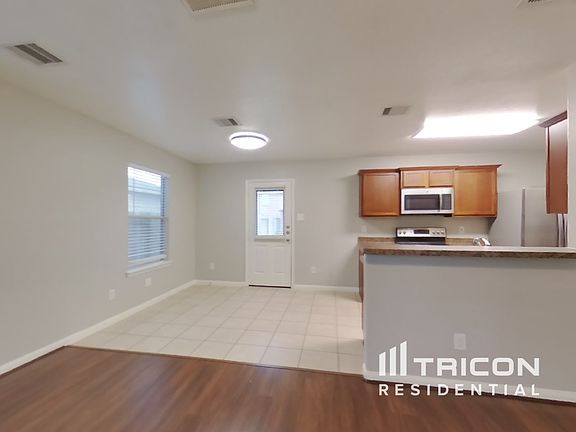 4th image of 6714 Clover Walk Ln