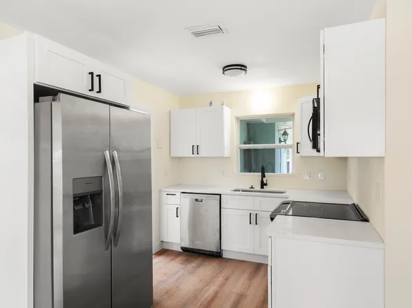 904 67th St S, Saint Petersburg, FL 33707