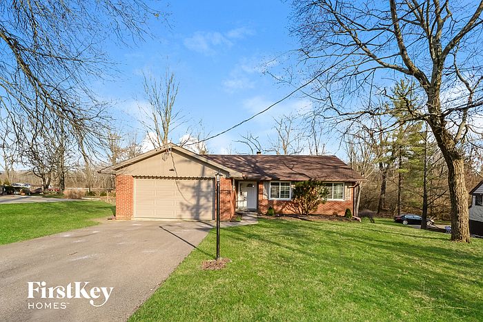1st image of 913 Lakeshore Dr