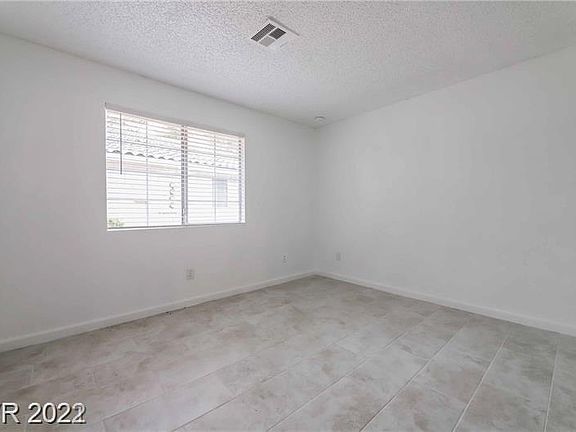5th image of 2117 Chertsey Dr