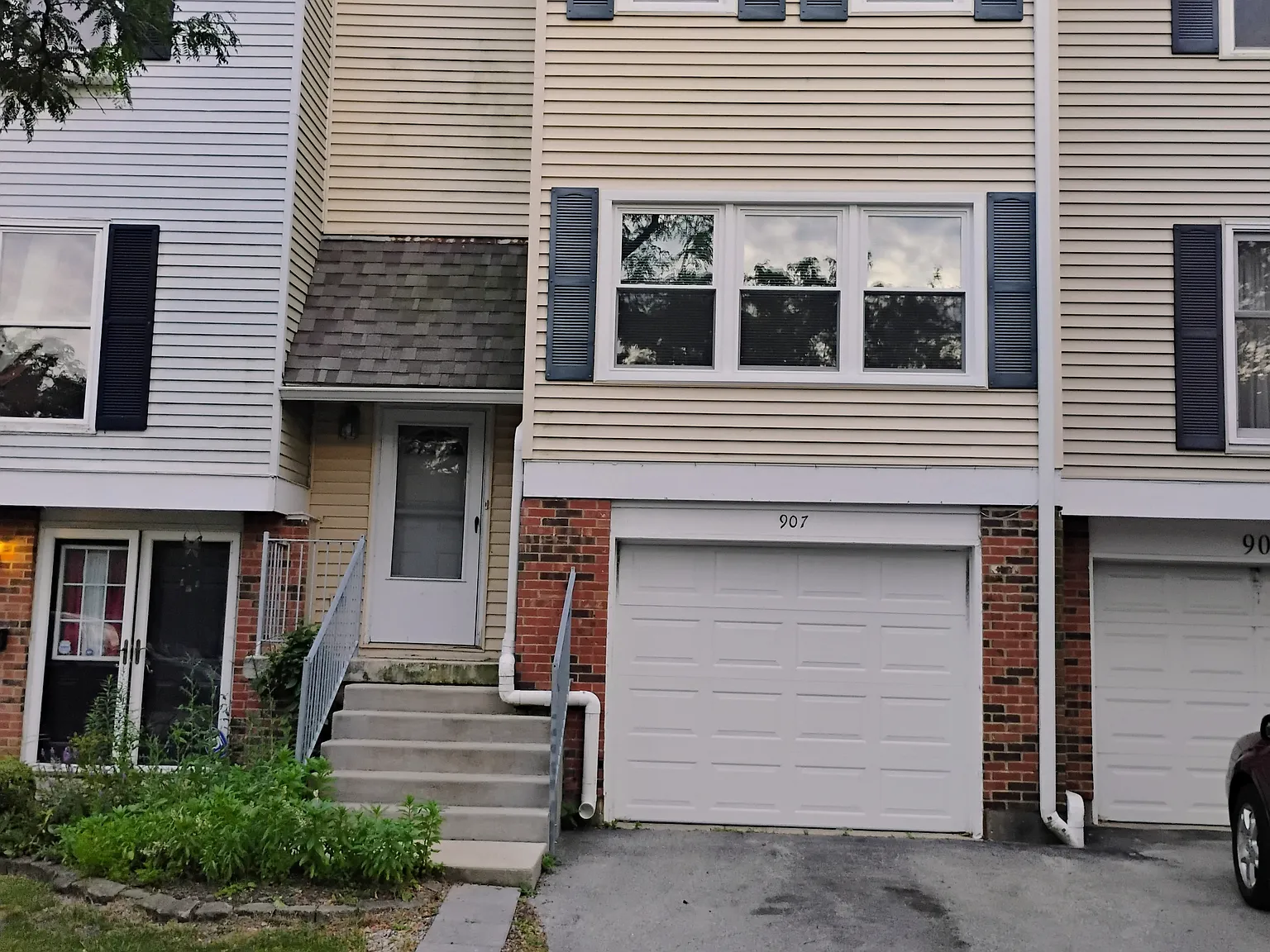 3 bed, 1.5 bath, 1600 sqft, $2,675 — Photo 1