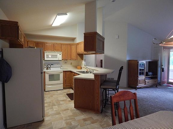 5th image of 649 Kensington Dr