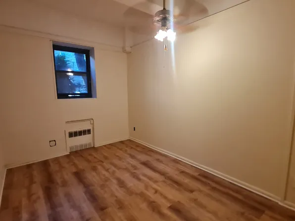 (undisclosed Address), Flushing, NY 11367