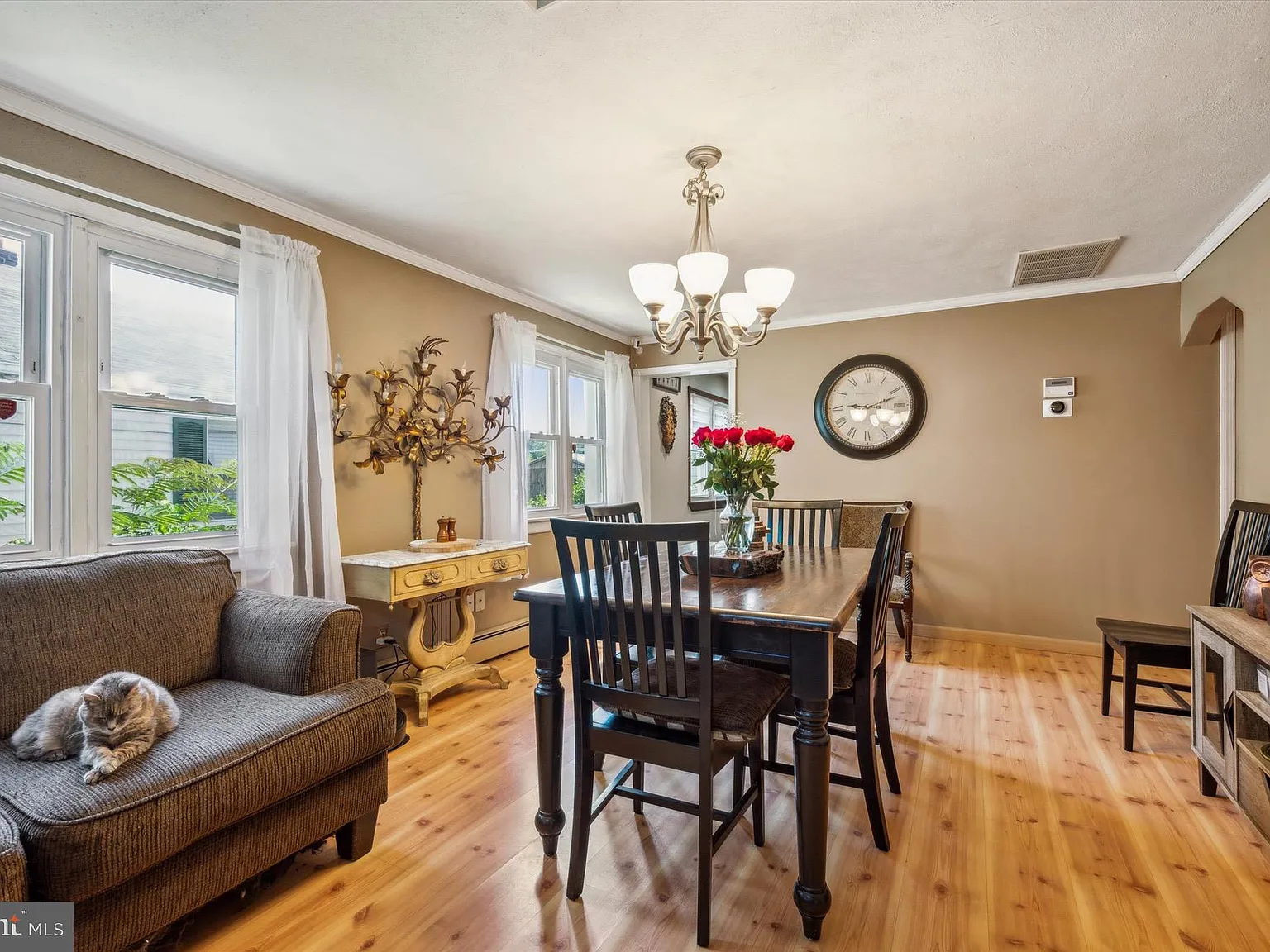 3 bed, 1386 sqft, $2,450 — Photo 2