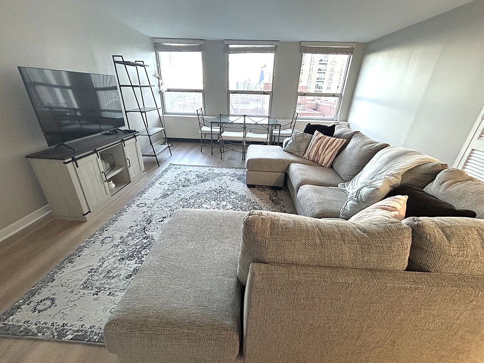 1st image of 2626 N Lakeview Ave APT 1104