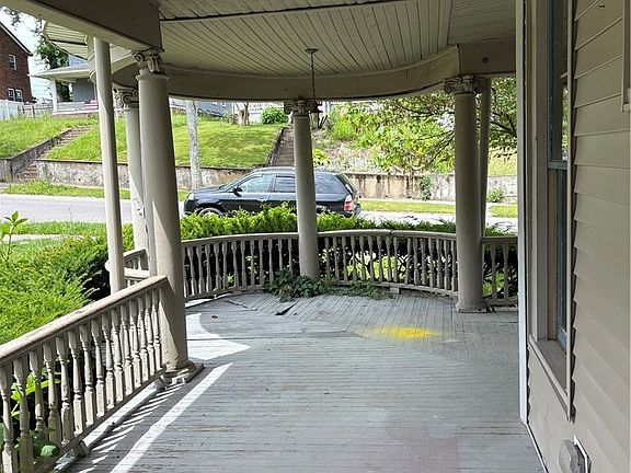 3rd image of 400 N 7th St