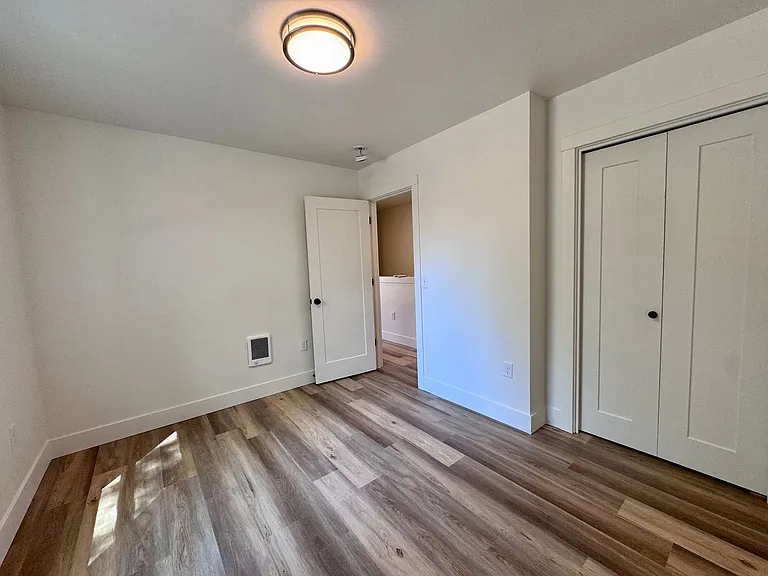 Brand New, Beautiful Townhomes! 2 & 3 Bedrm Units Available — Photo 48