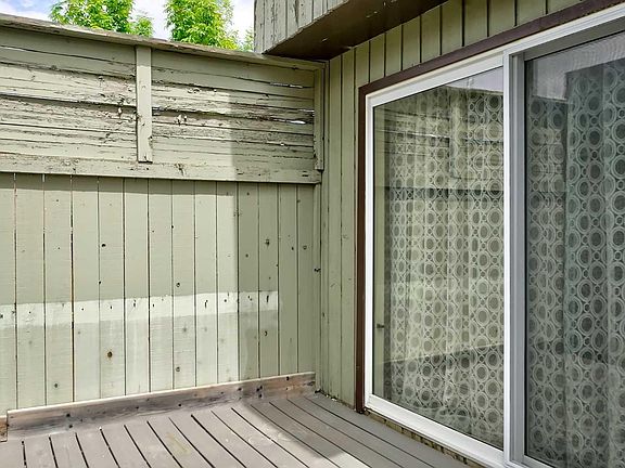 5th image of 5660 23rd Ave NE #502