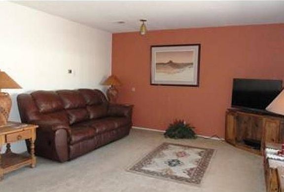 3rd image of 1609 Hendola Dr NE