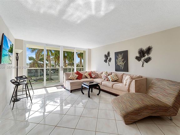 3rd image of 3140 S Ocean Dr APT 212