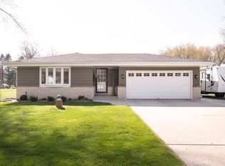 W237N1157 Kings Ct, Waukesha, WI 53188