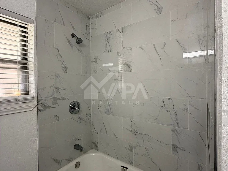 4907 Stoneleigh Dr — Photo 12