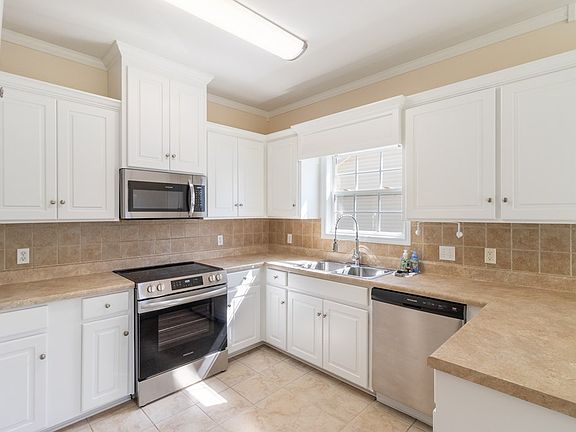 5th image of 219 Ontario Dr