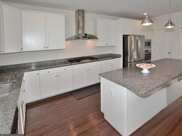 23573 Kingsdale Ter — Photo 10