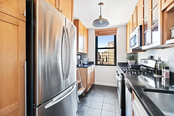 Sold by Compass | media 3