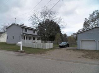 391 6th St, Cedar Springs, MI 49319