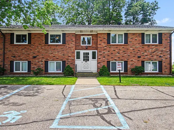 230 S State St APT 31, Zeeland, MI 49464