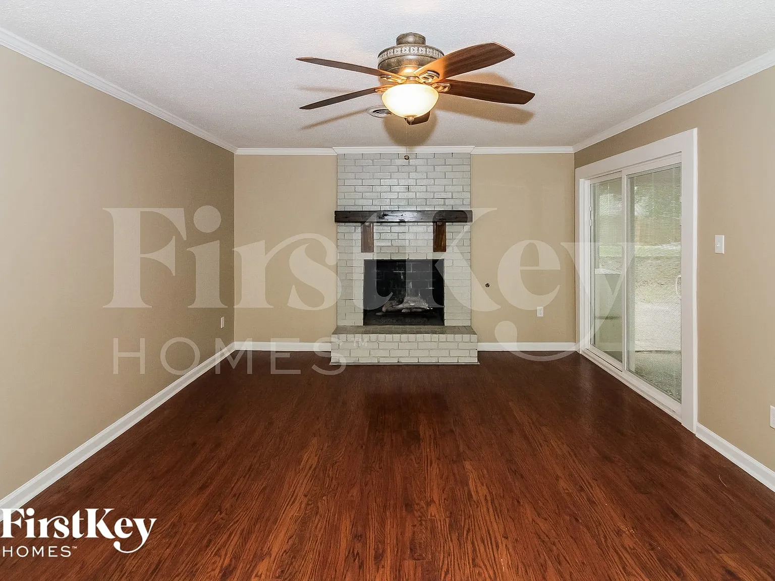 4 bed, 3.0 bath, 1931 sqft, $2,305 — Photo 3