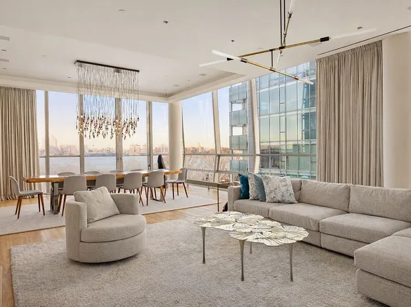 166 Perry St #5A, New York, NY 10014
