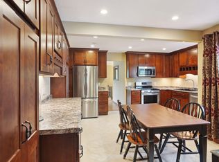 435 Terrace Dr, Roseville, MN 55113