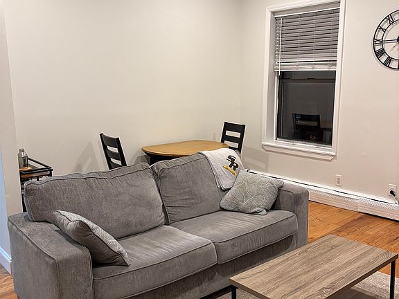 5th image of 102 Washington St APT 4D